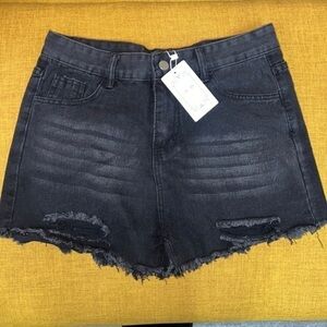 LARGE Coeur De Vague Woman Black‎ Distressed Short NWT